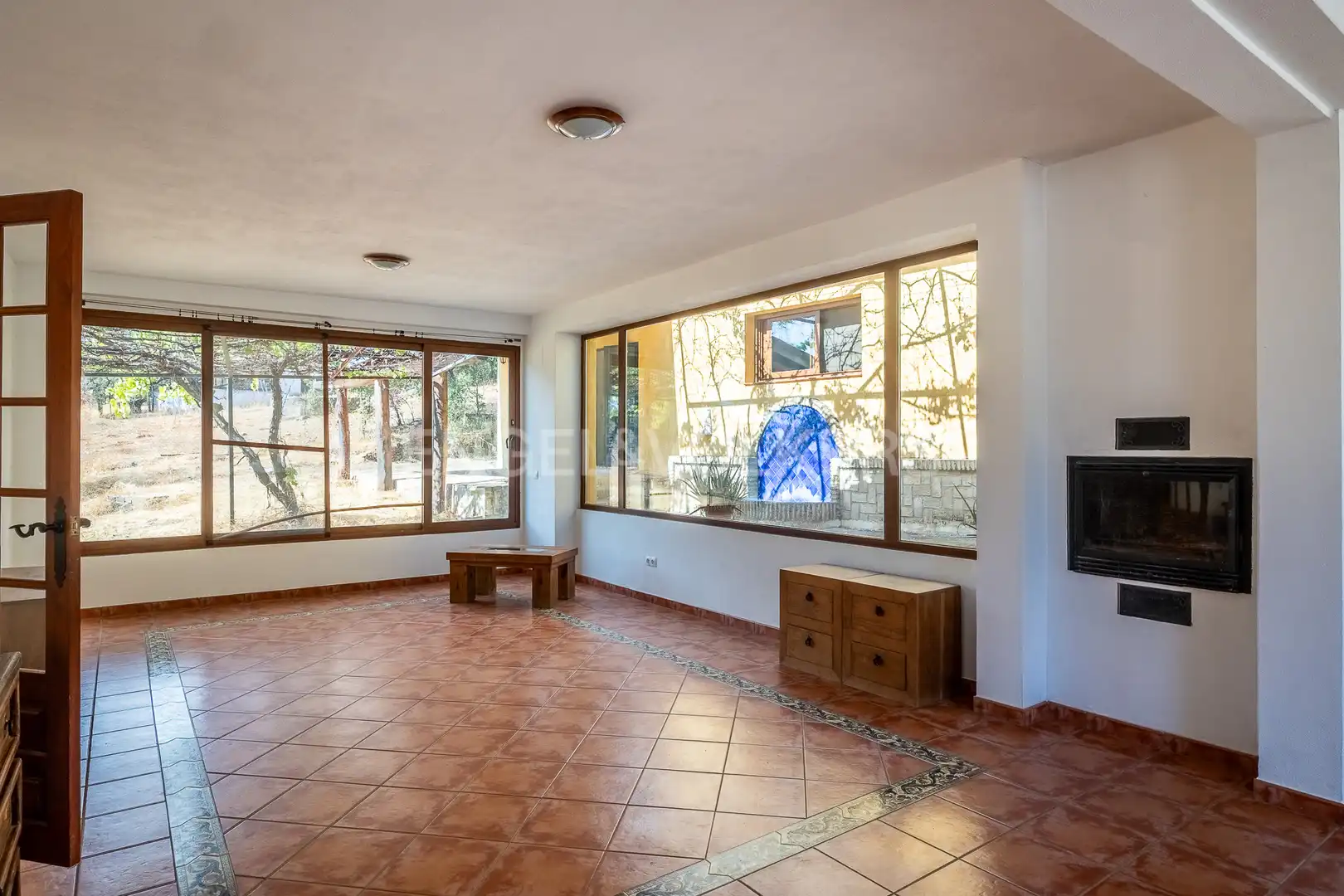 Sala de estar de Finca rústica en venta en El Castillo de las Guardas con Calefacción, Jardín privado y Terraza