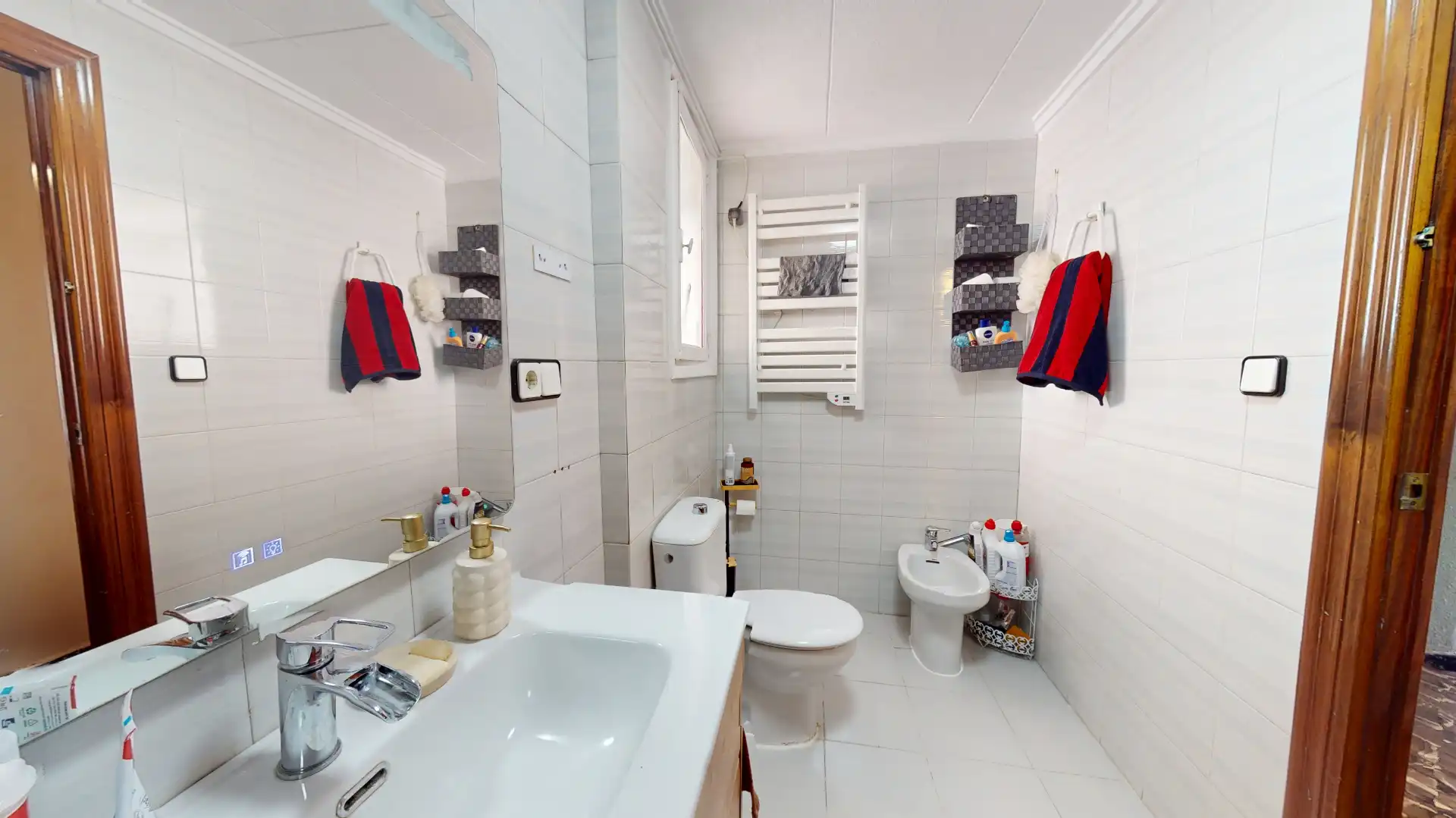 Bathroom of Flat for sale in Elda  with Air Conditioner, Furnished and Oven