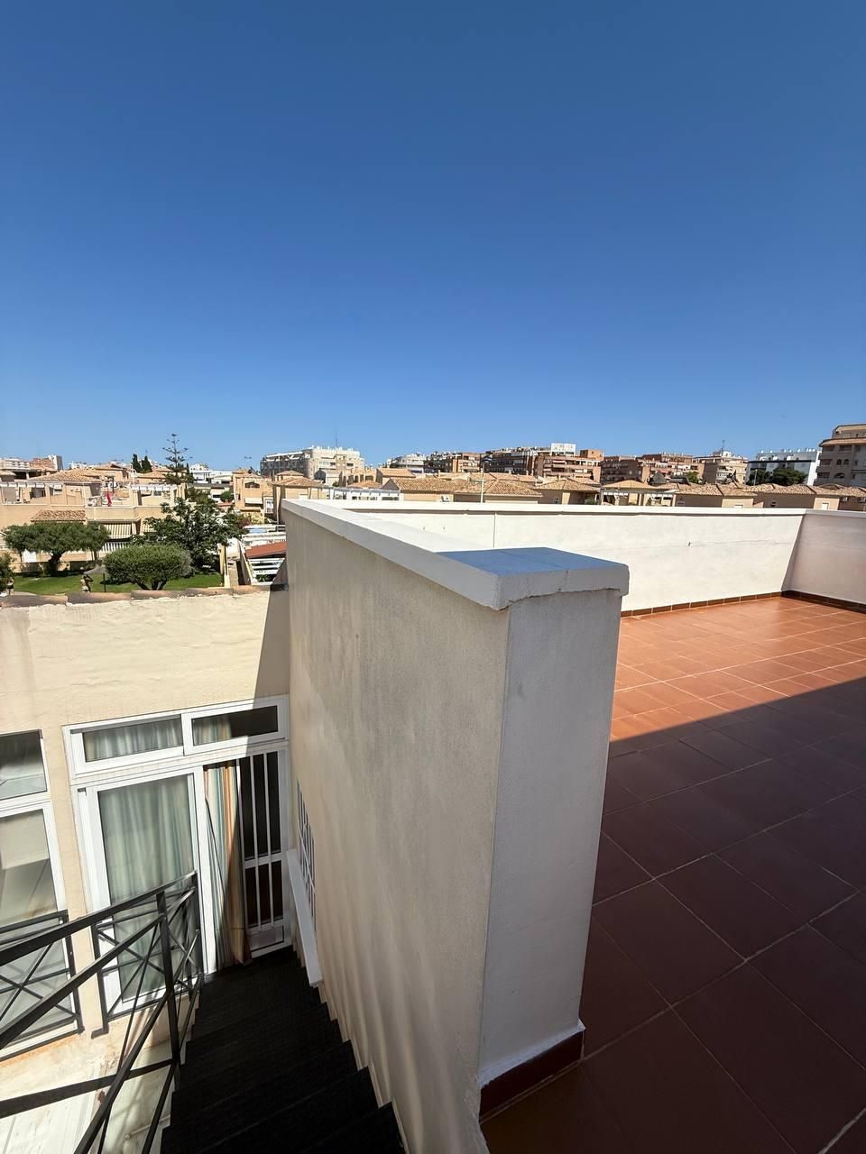 Vista exterior de Casa o chalet en venta en Torrevieja con Terraza, Balcón y Piscina comunitaria