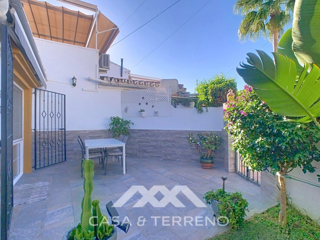 Terraza de Casa adosada de alquiler en Vélez-Málaga con Aire acondicionado, Jardín privado y Terraza