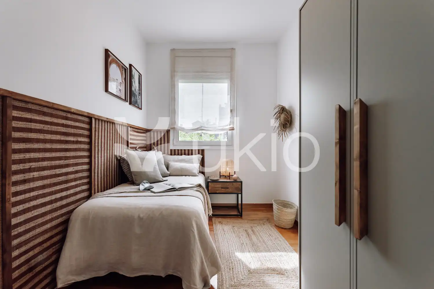 Dormitori de Apartament de lloguer en Barcelona amb Aire condicionat, Calefacció i Jardí privat