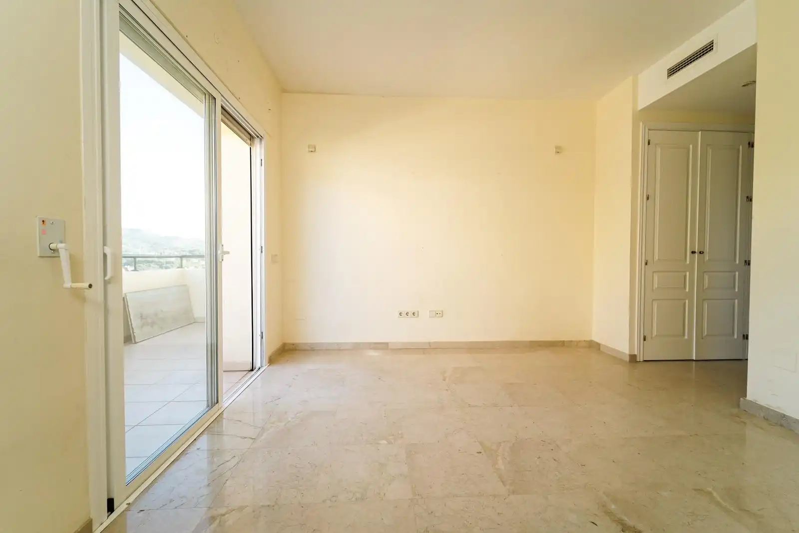 Ático en venta en Marbella con Aire acondicionado, Calefacción y Jardín privado
