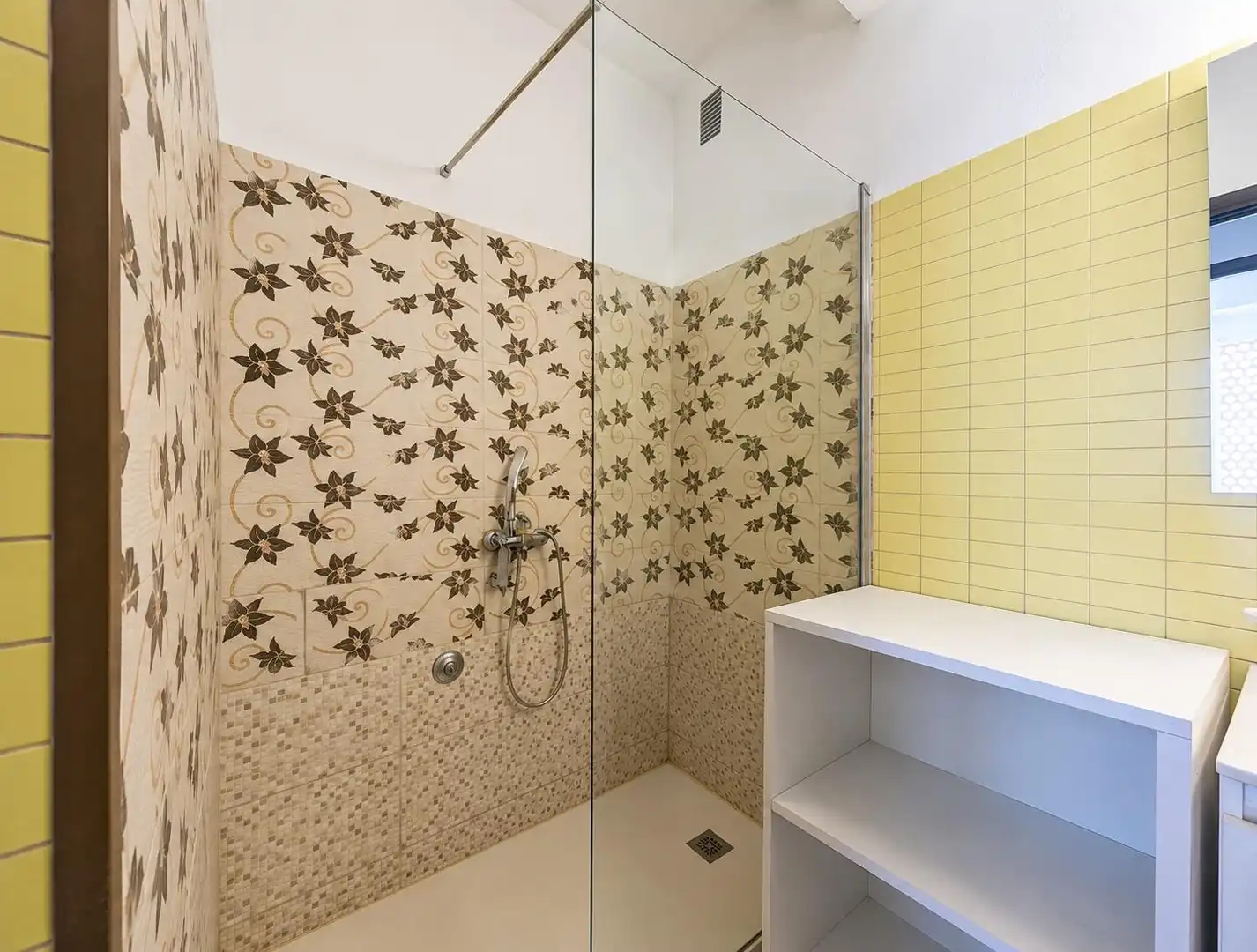 Baño de Apartamento en venta en Alicante / Alacant con Aire acondicionado, Amueblado y Balcón