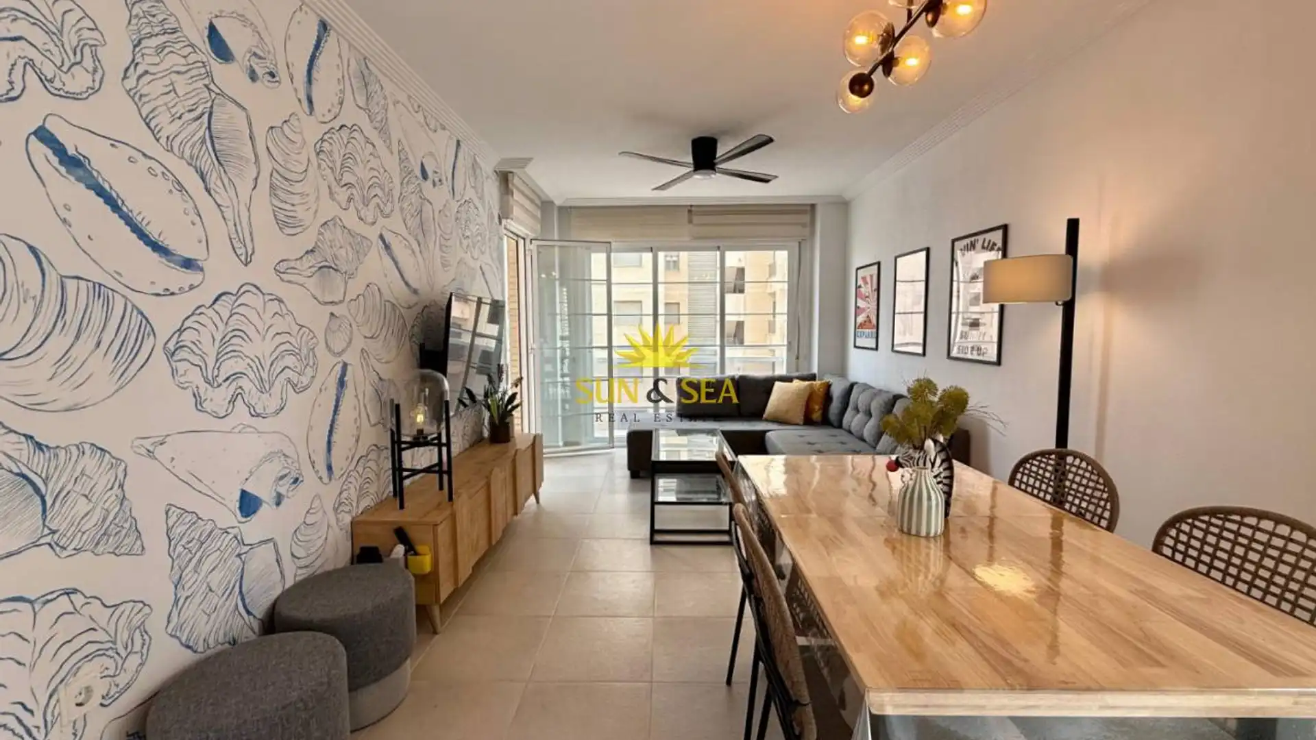 Sala de estar de Apartamento en venta en Guardamar del Segura con Calefacción, Trastero y Amueblado