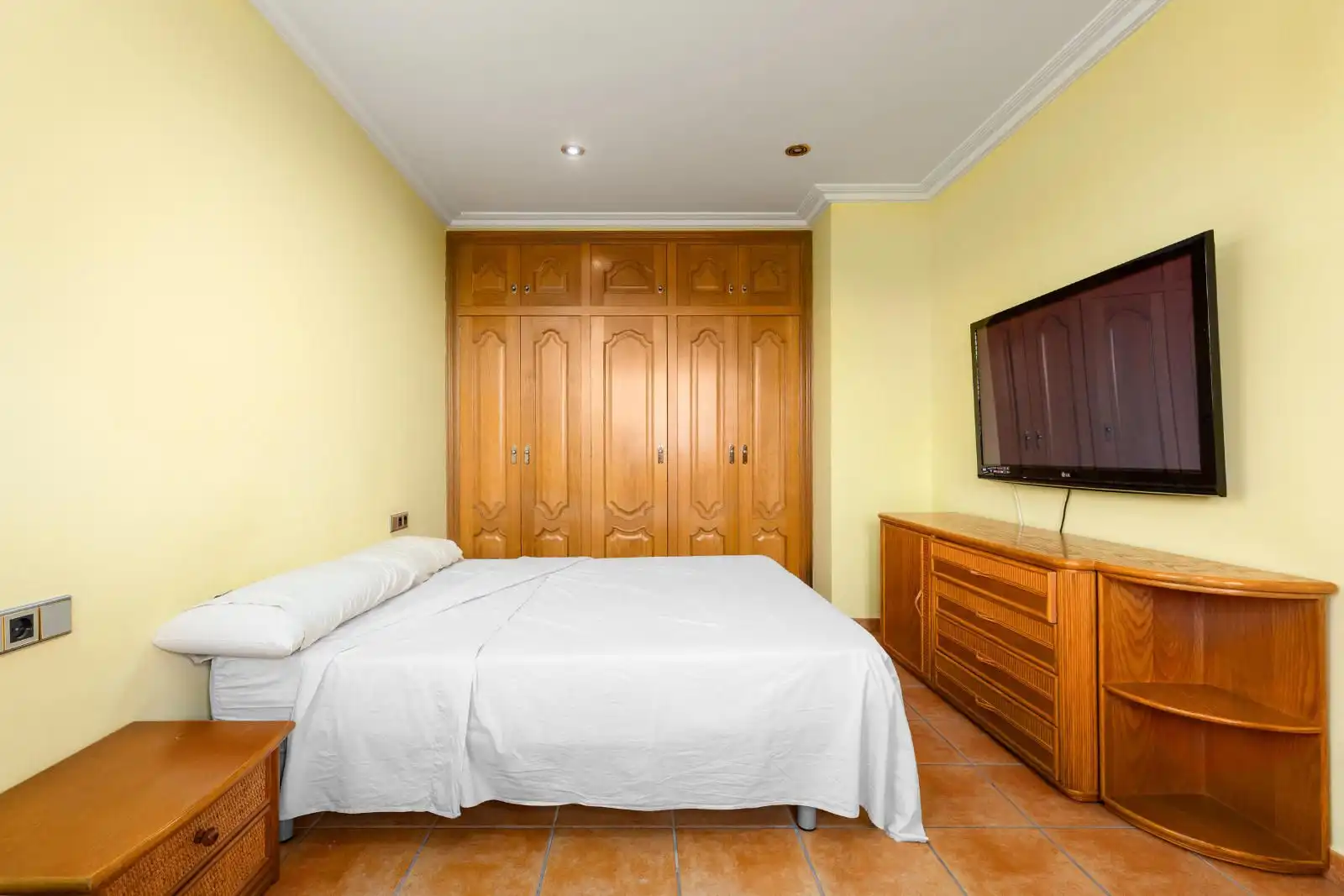Dormitori de Casa o xalet en venda en Mataró amb Terrassa i Piscina