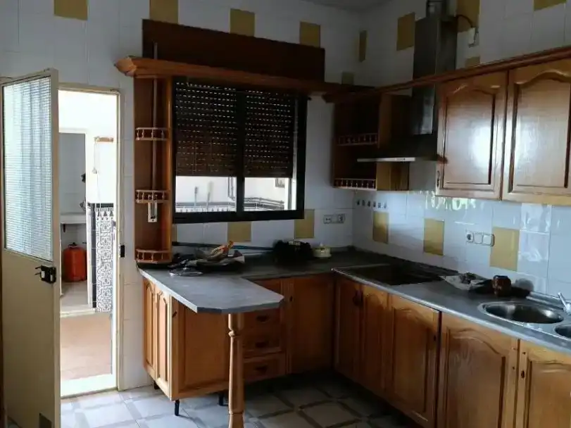 Cuina de Pis en venda en Pinos Puente amb Jardí privat, Traster i Balcó