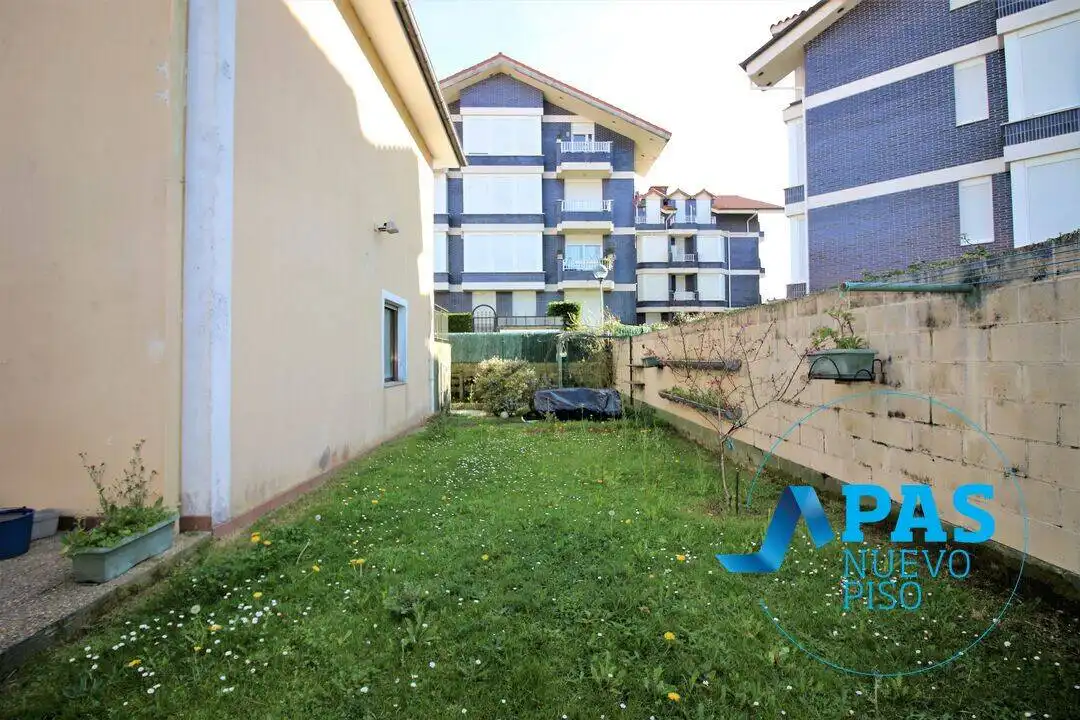 Garden of Houses for sale in Noja  with Heating, Private garden and Storage room