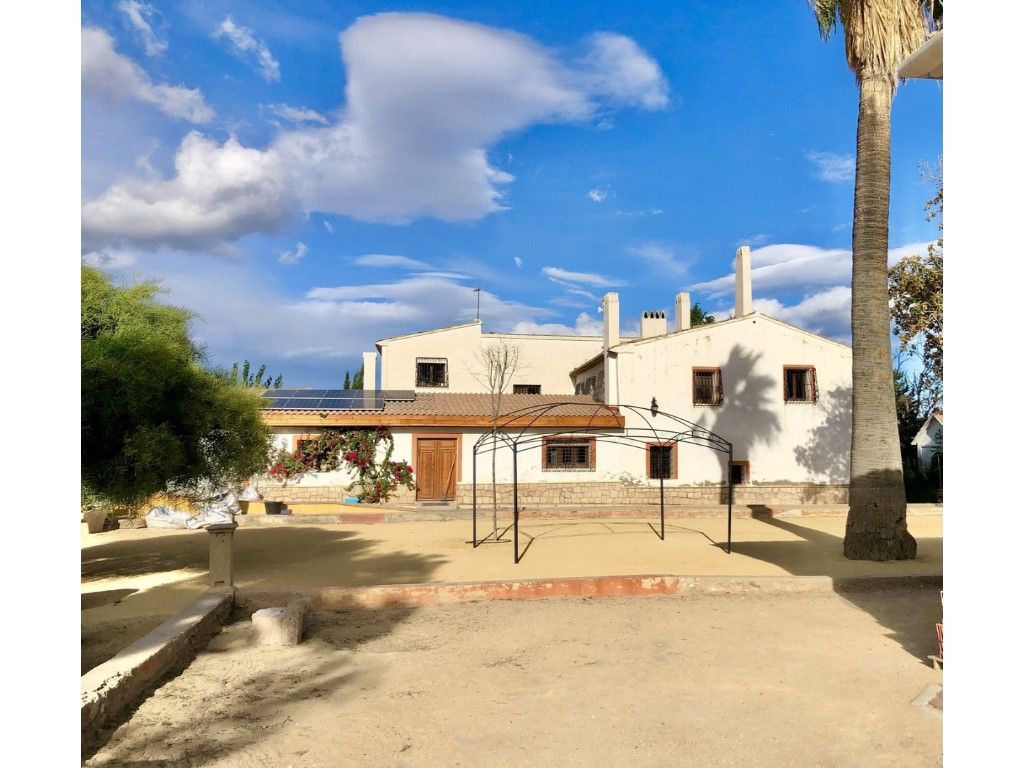 Vista exterior de Local en venda en Mutxamel amb Terrassa