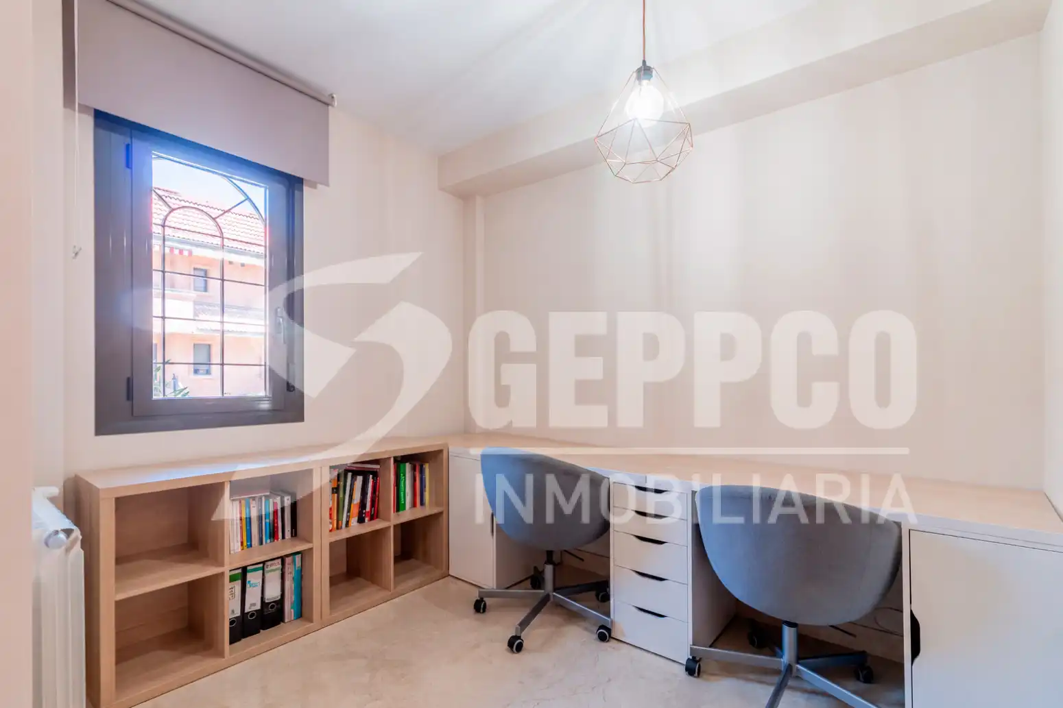 Habitación de Casa adosada en venta en Alcalá de Henares con Calefacción, Terraza y Piscina comunitaria