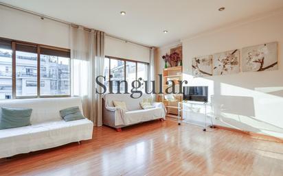 Living room of Flat for sale in  Barcelona Capital  with Air Conditioner, Heating and Terrace