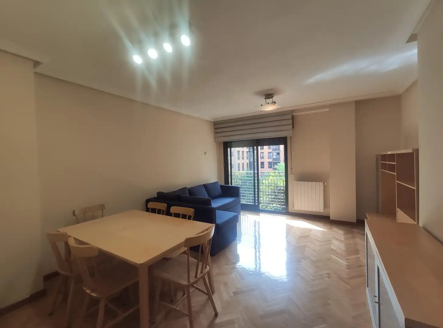Wohnzimmer von Wohnung zur Miete in Madrid mit Klimaanlage, Heizung und Parkett