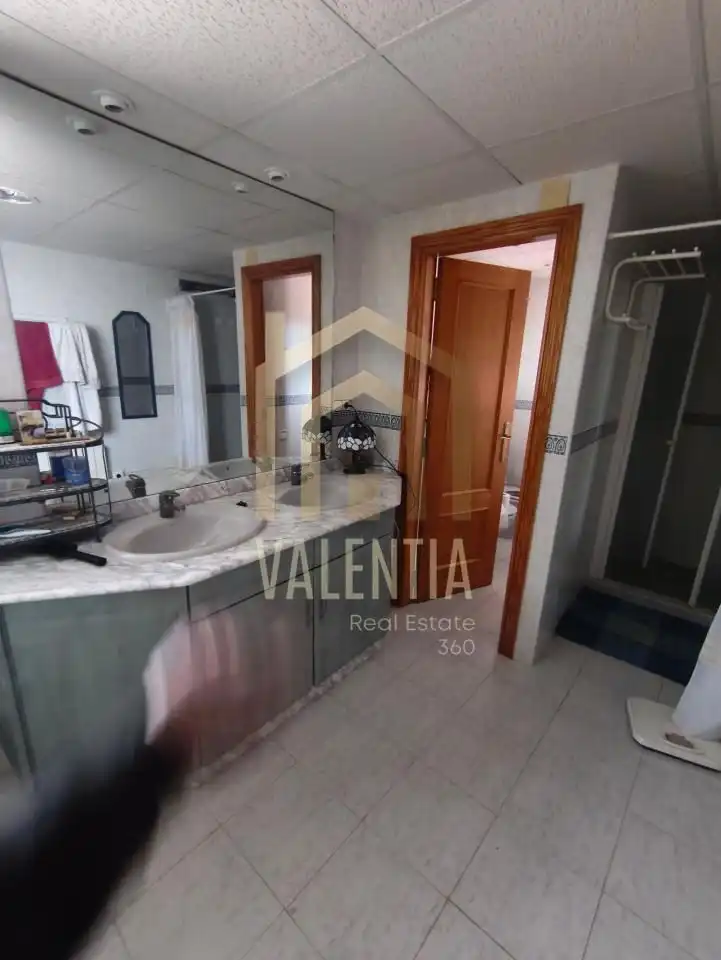 Bathroom of Houses for sale in Buñol  with Air Conditioner, Furnished and Alarm