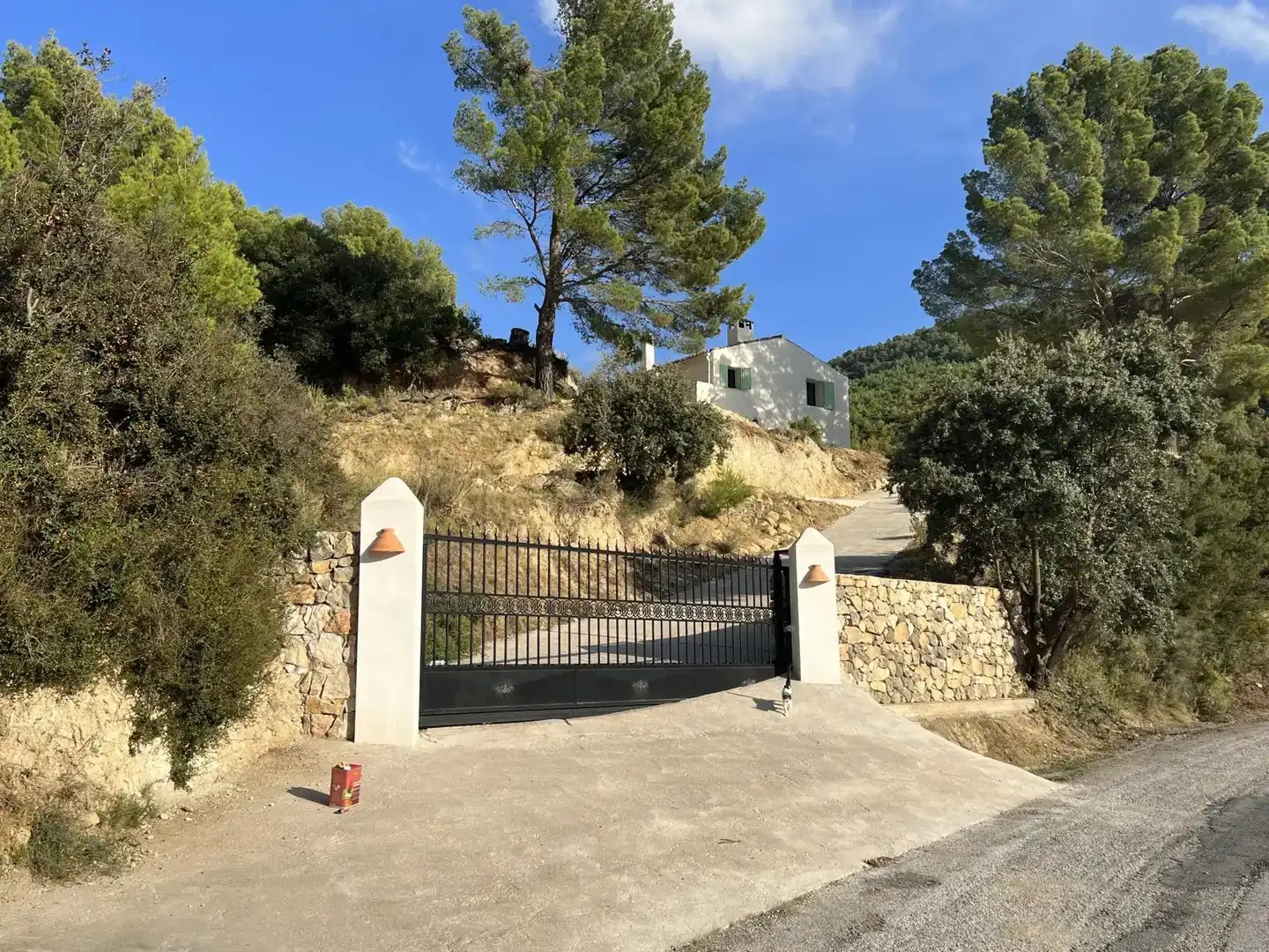 Vista exterior de Finca rústica en venda en Sella amb Piscina i Balcó