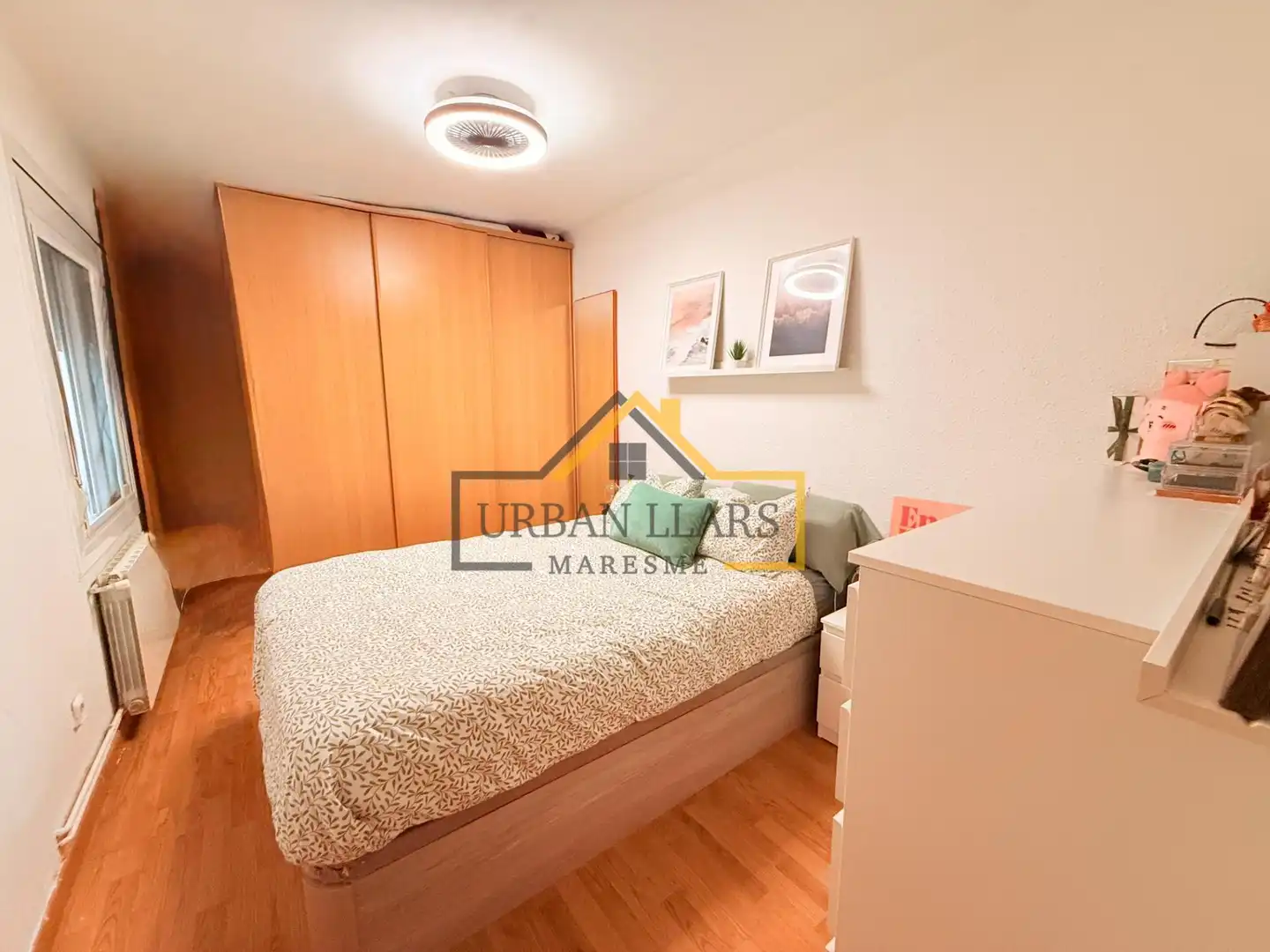 Bedroom of Flat for sale in Mataró