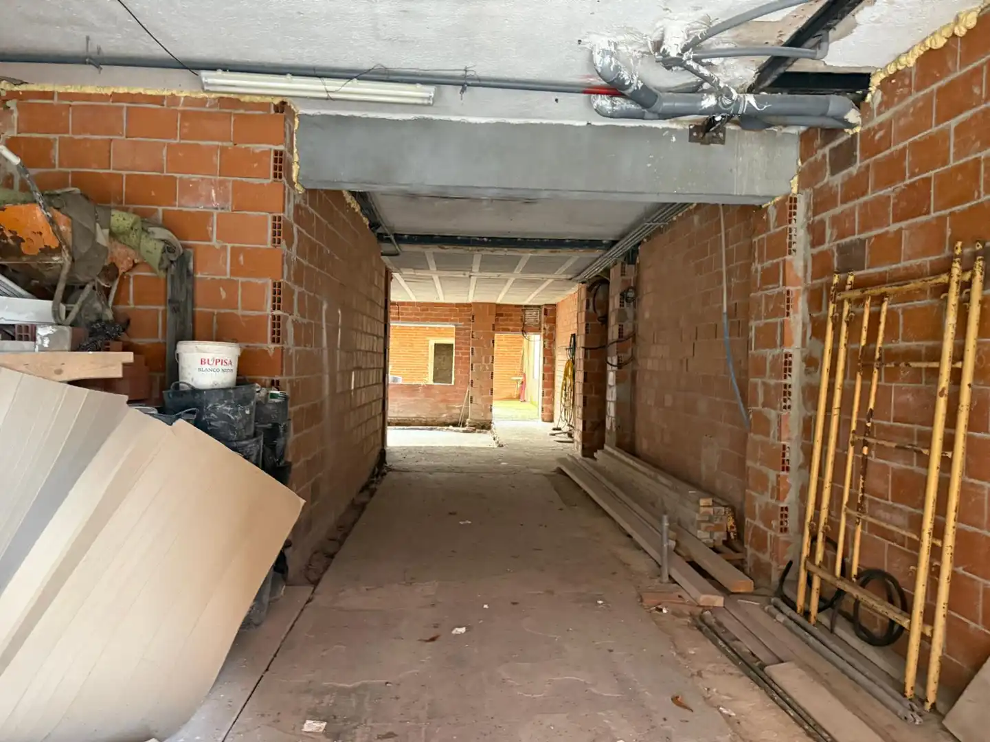 Local comercial en venta en Avilés - Plaza del Carbayedo 21, imagen 6