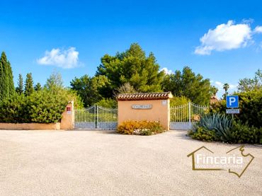 Landhaus mit Pool zum Verkauf in Poligono 2 Parcela 46