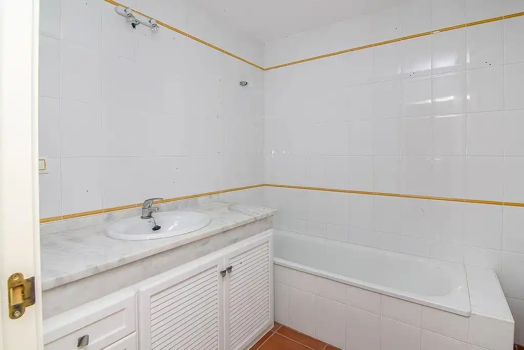 Bany de Casa adosada en venda en Sanlúcar de Barrameda amb Jardí privat, Terrassa i Alarma