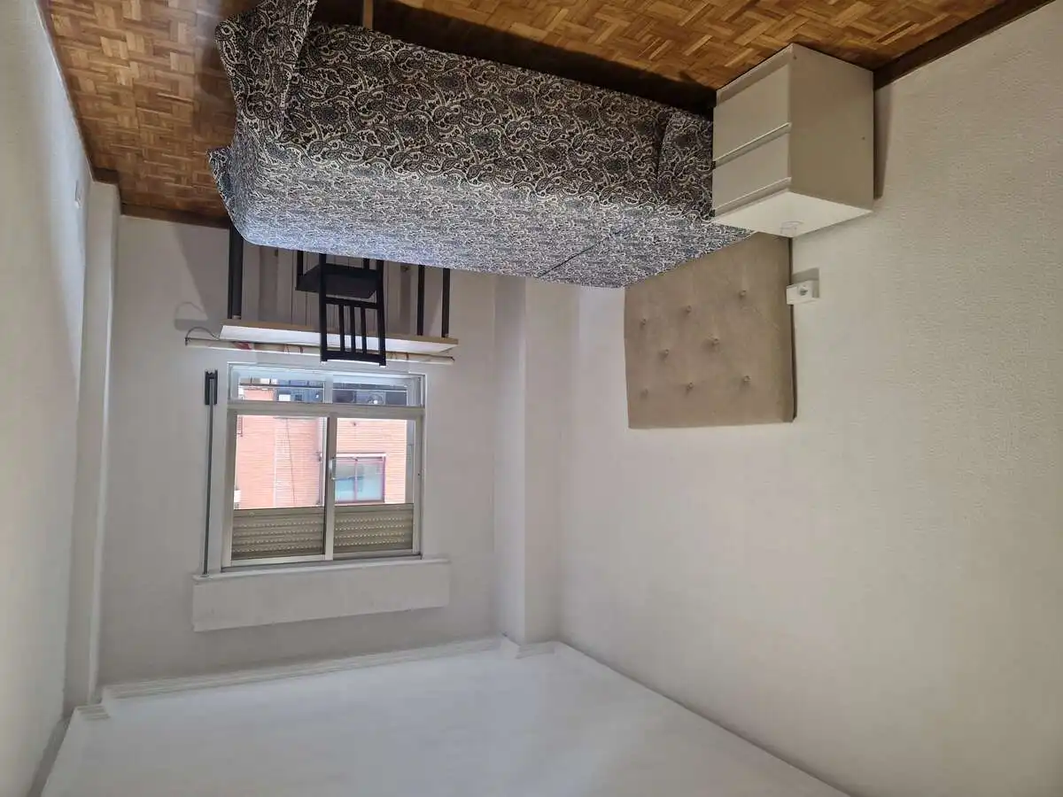 Schlafzimmer von Wohnung zur untervermieten in Salamanca mit Heizung, Terrasse und Möbliert