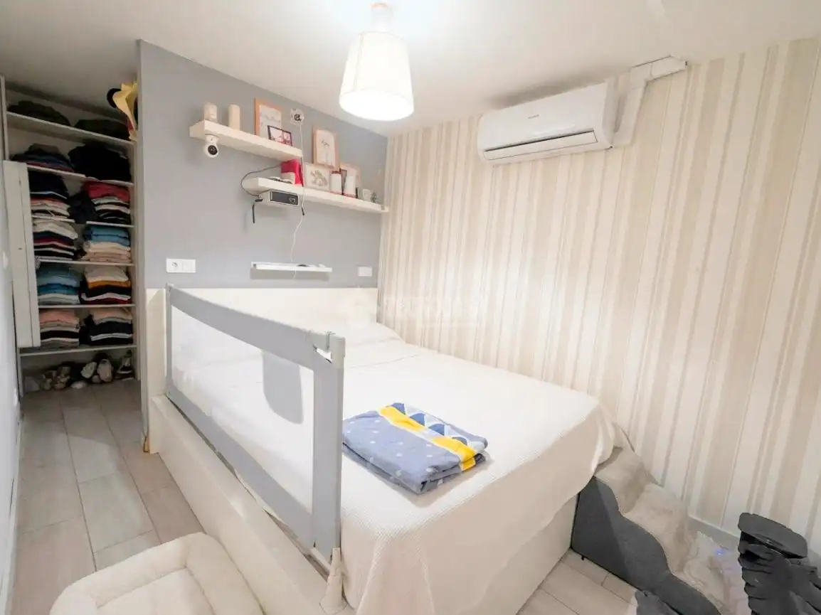 Habitación de Piso en venta en Barcelona con Aire acondicionado y Balcón