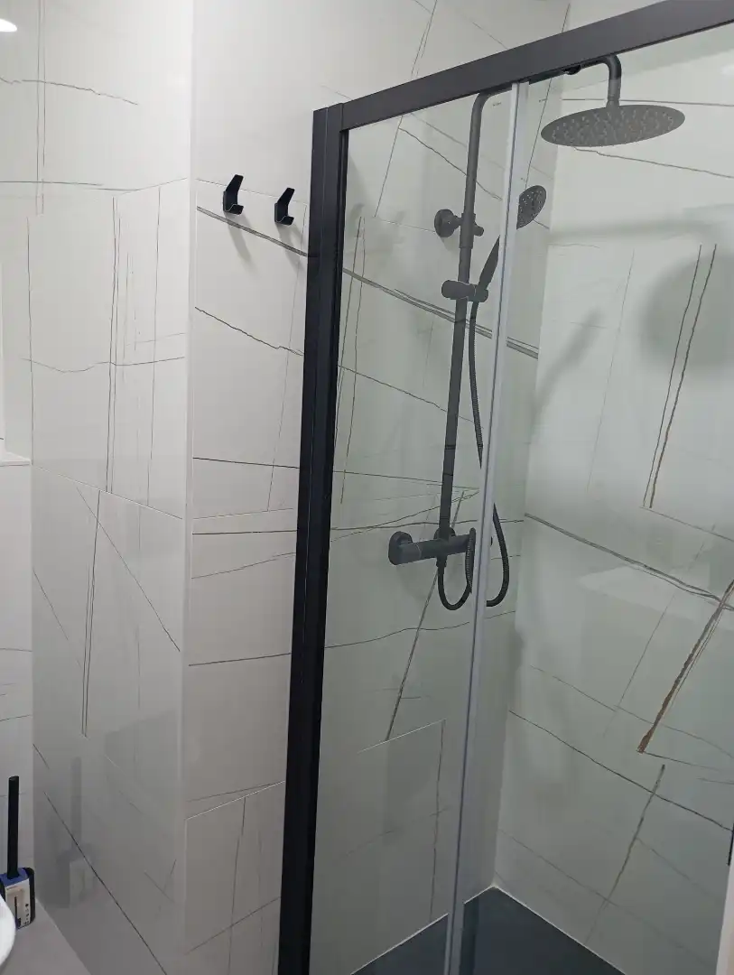 Badezimmer von Wohnung zur Miete in Granada mit Klimaanlage, Heizung und Möbliert