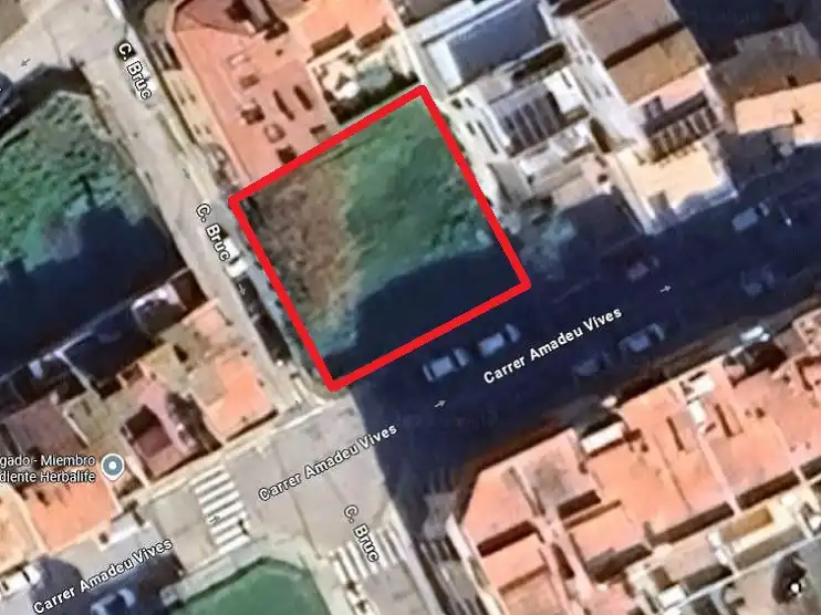 Terreno residencial en venta en Carrer Amadeu Vives 53, imagen 2