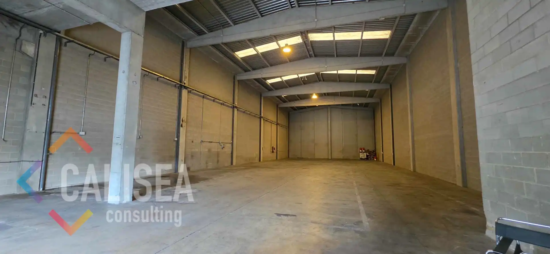 Industrial building to rent in Carrer del Pintor Fortuny 24