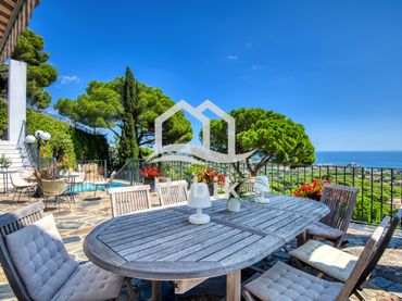 Villa avec balcon à vendre à Carrer Puig Romaní 19