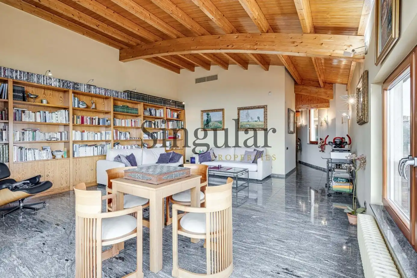 Sala d'estar de Casa o xalet en venda en Esplugues de Llobregat amb Calefacció, Piscina i Jacuzzi