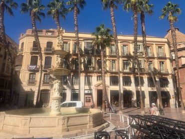 Apartamento con balcón en venta en Plaza de la Constitución 1