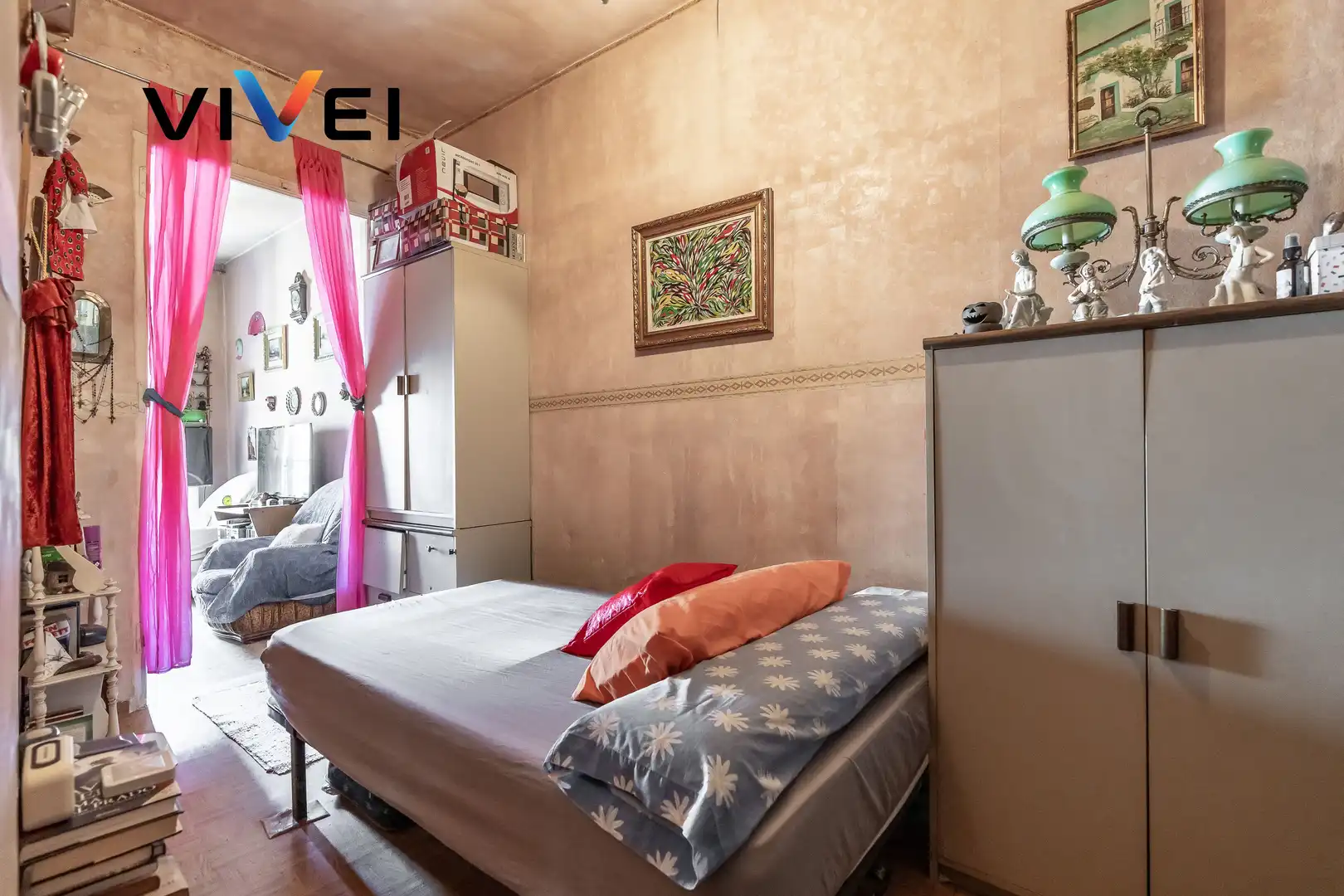 Habitación de Piso en venta en Madrid con Balcón