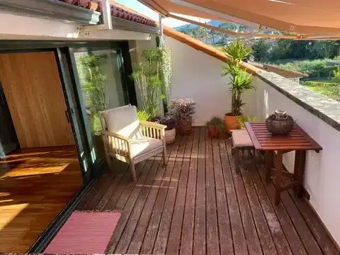 Terrassa de Pis de lloguer en Nigrán amb Jardí privat, Parquet i Moblat