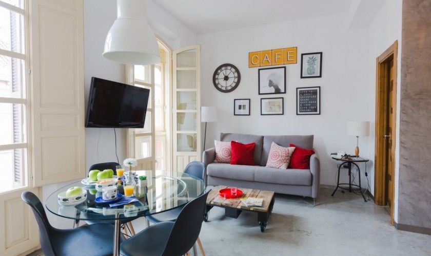 Sala d'estar de Apartament de lloguer en Málaga Capital amb Aire condicionat i Moblat