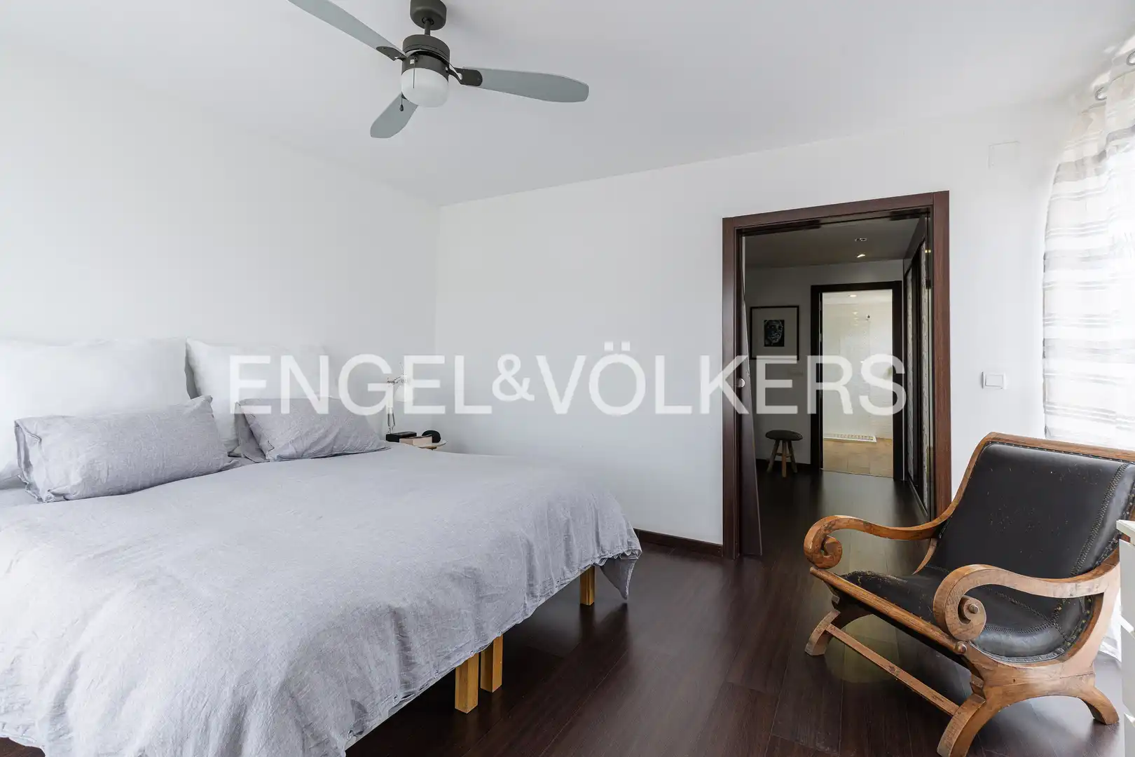 Habitación de Casa adosada en venta en Las Rozas de Madrid con Aire acondicionado, Calefacción y Jardín privado