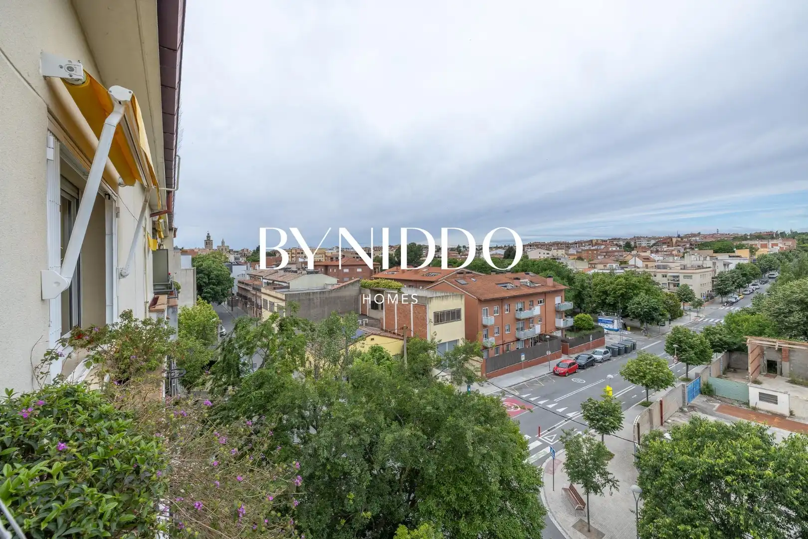 Vista exterior de Pis en venda en Sant Cugat del Vallès amb Aire condicionat, Calefacció i Parquet