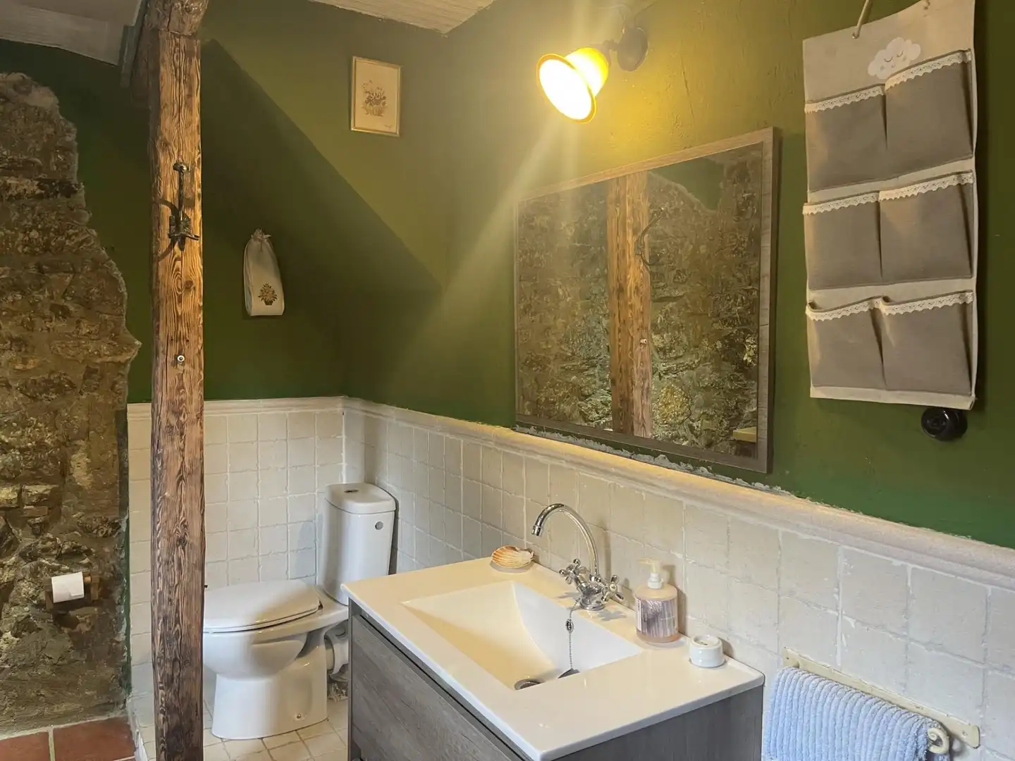 Baño de Casa adosada en venta en La Baronia de Rialb con Amueblado, Horno y Microondas