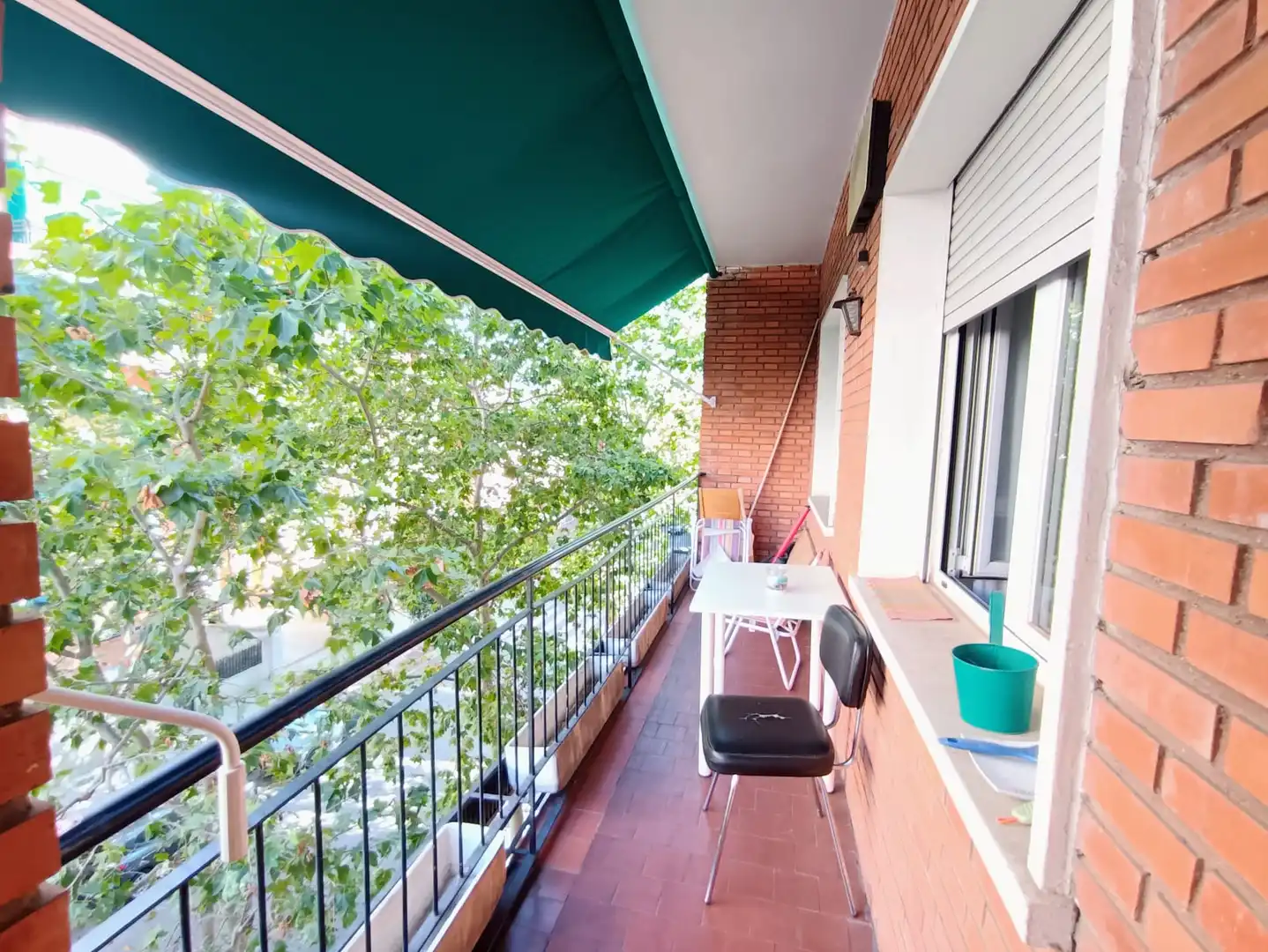 Balcony of Flat for share in Madrid  with Air Conditioner, Heating and Parquet flooring