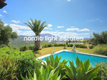 Casa con piscina in vendita a Periana