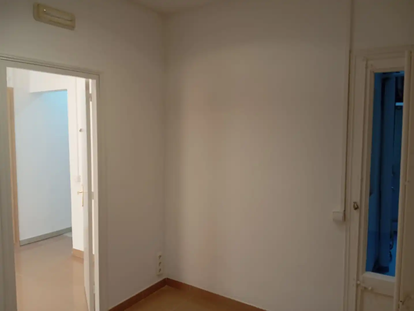 Bedroom of Commercial properties for rent in Barcelona