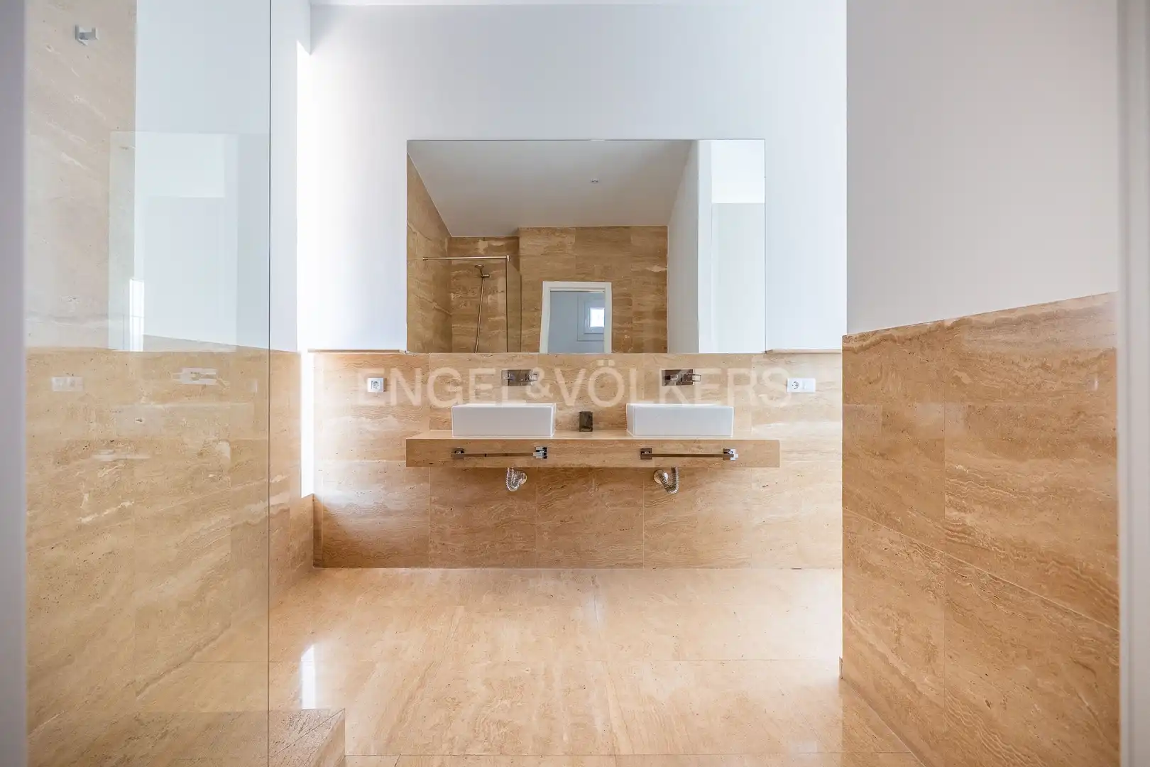 Badezimmer von Country house zum Verkauf in Espartinas mit Klimaanlage, Heizung und Privatgarten