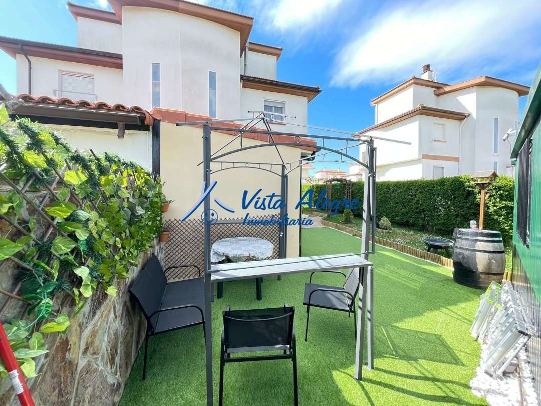 Terrassa de Casa o xalet en venda en Anguciana amb Calefacció, Jardí privat i Parquet