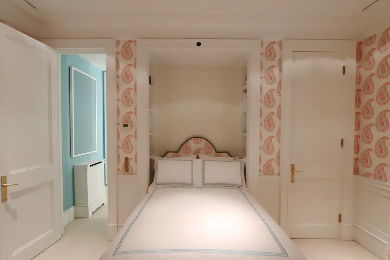 Bedroom of Flat for sale in Madrid  with Air Conditioner, Heating and Storage room