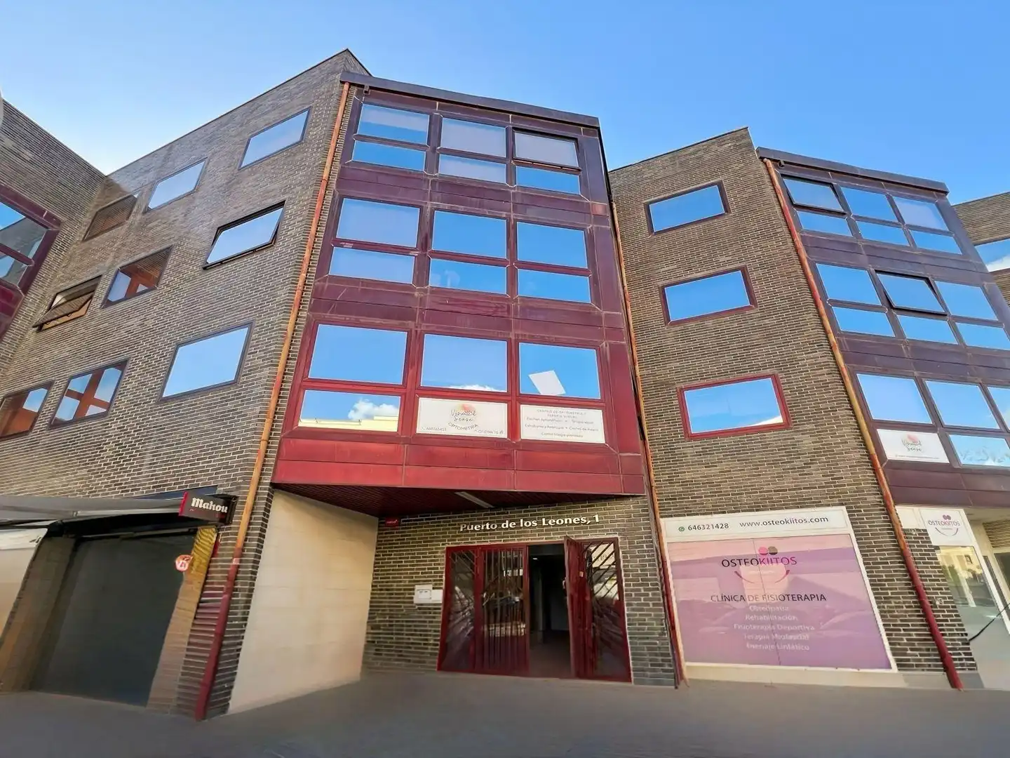 Vista exterior de Oficina en venta en Majadahonda