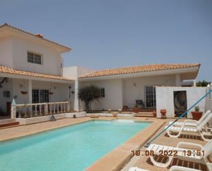 Vista exterior de Finca rústica en venda en Puerto del Rosario amb Piscina