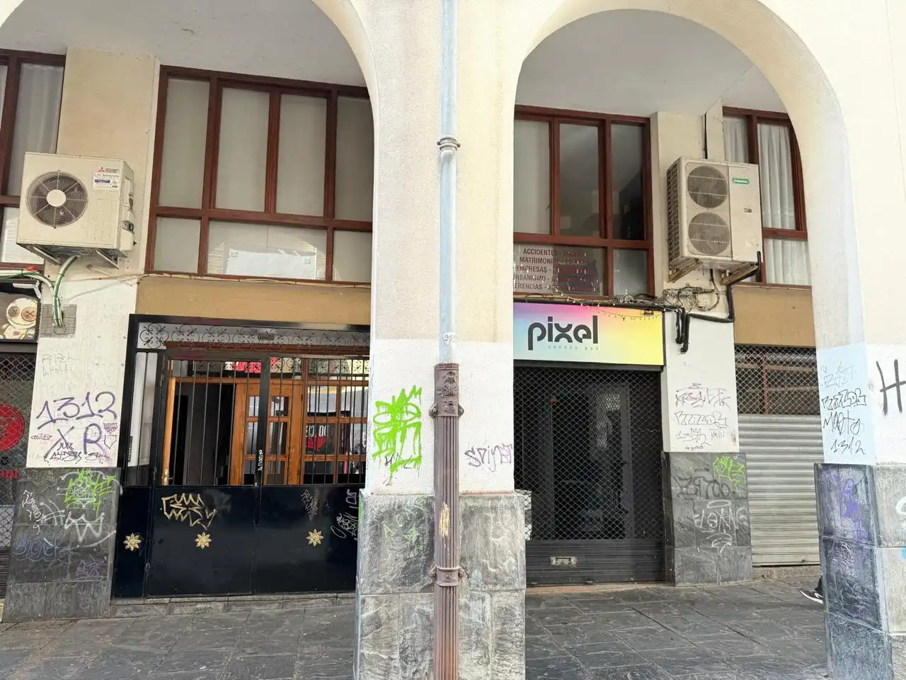 Außenansicht von Büro zum Verkauf in Castro-Urdiales mit Heizung
