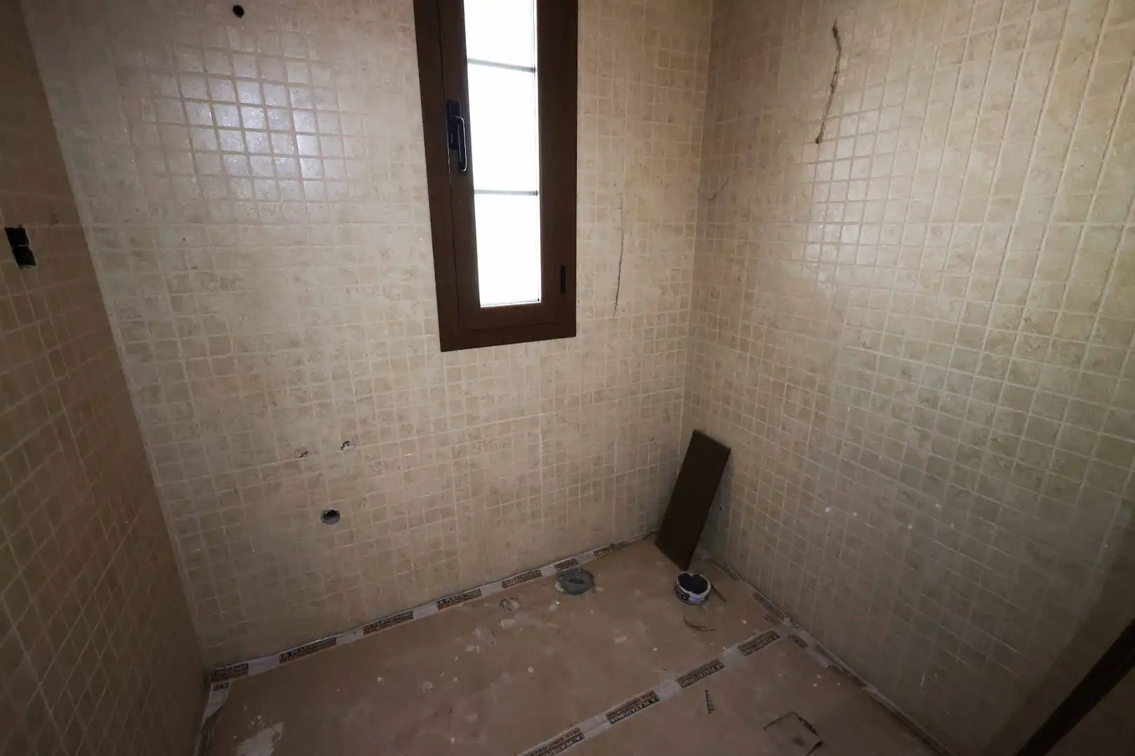 Bany de Casa o xalet en venda en Villa del Prado amb Calefacció i Traster