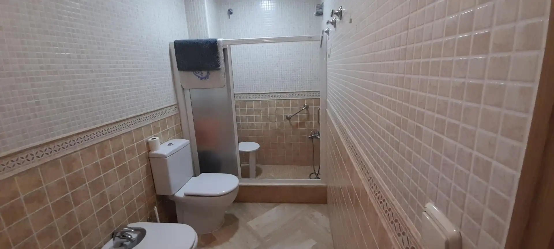 Badezimmer von Wohnung zur Miete in Elche / Elx mit Klimaanlage, Möbliert und Balkon