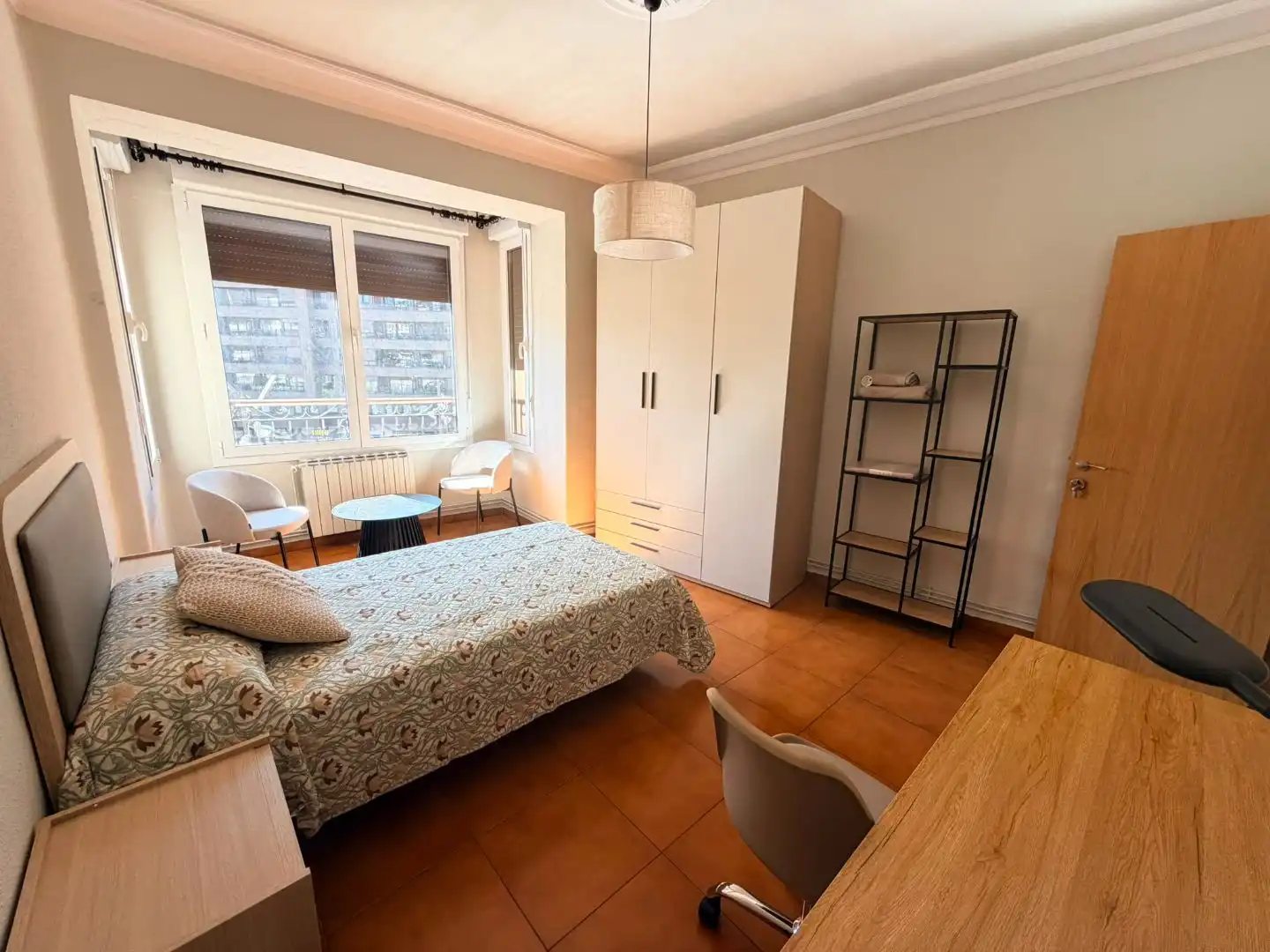 Habitación de Piso para compartir en  Logroño con Calefacción, Amueblado y Horno