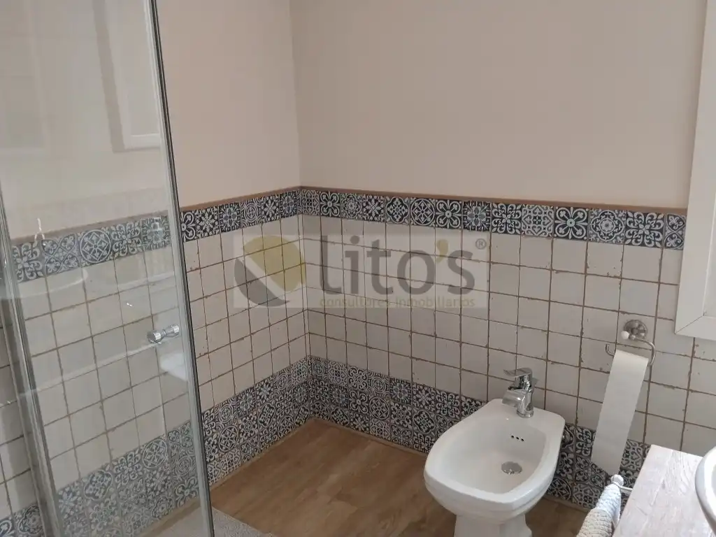 Bathroom of Detached homes for sale in Dos Hermanas  with Private garden and Swimming Pool