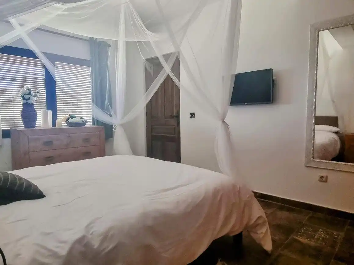 Habitación de Casa o chalet en venta en Alhaurín El Grande con Jardín privado y Piscina comunitaria