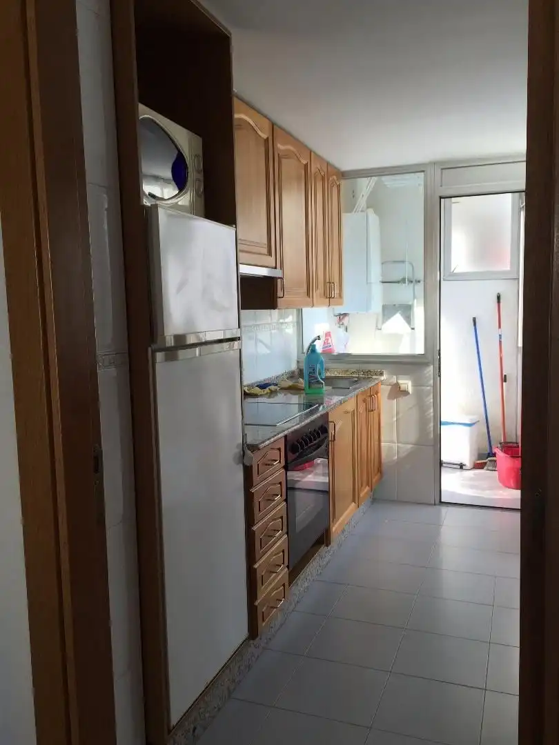 Cuina de Apartament de lloguer en Ferrol amb Calefacció, Parquet i Traster